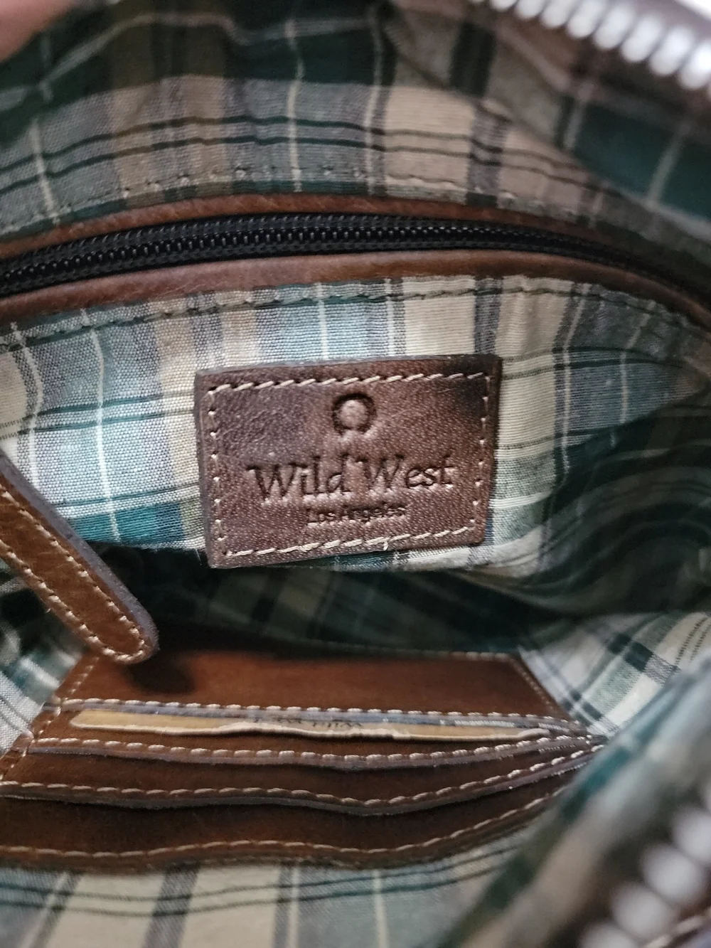 Classic Brown Leather Messenger Bag with Adjustable Strap